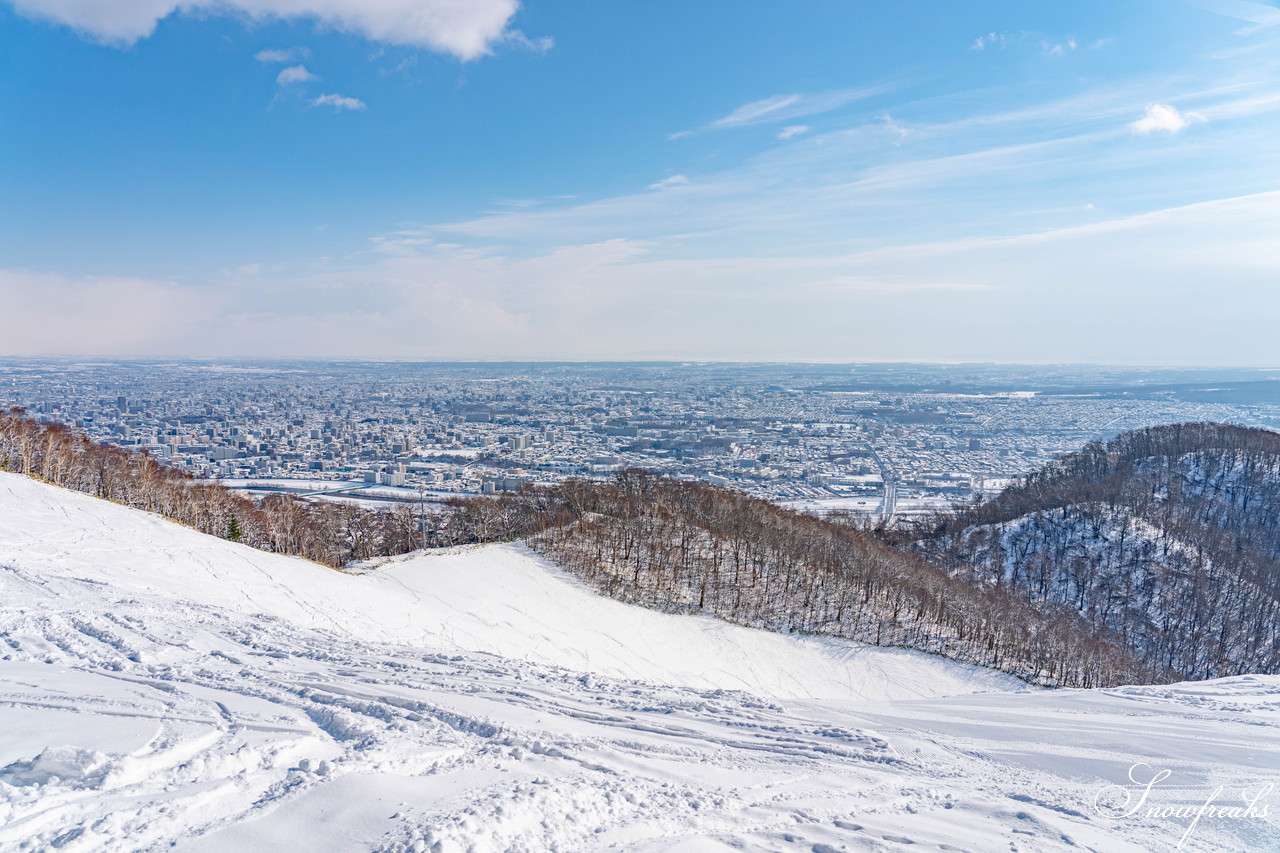 札幌藻岩山スキー場　積雪 105cm。スキーヤーだけが楽しめる！名物の急斜面『うさぎ平』＆『からまつ』両上級者コースもコンディション良好です(^^)/